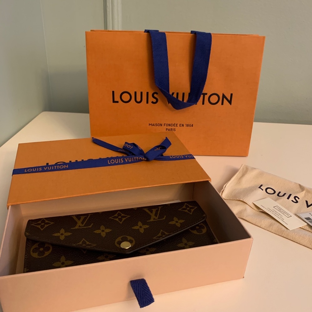 Louis Vuitton Sarah Wallet